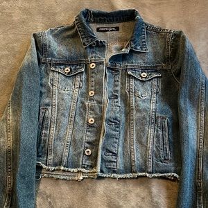 Lightly used Jean jacket. Excellent condition